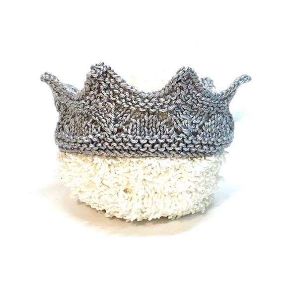 NWT Hand Knit Toddler/Infant Silver Crown with Sparkles - Picture 6 of 6
